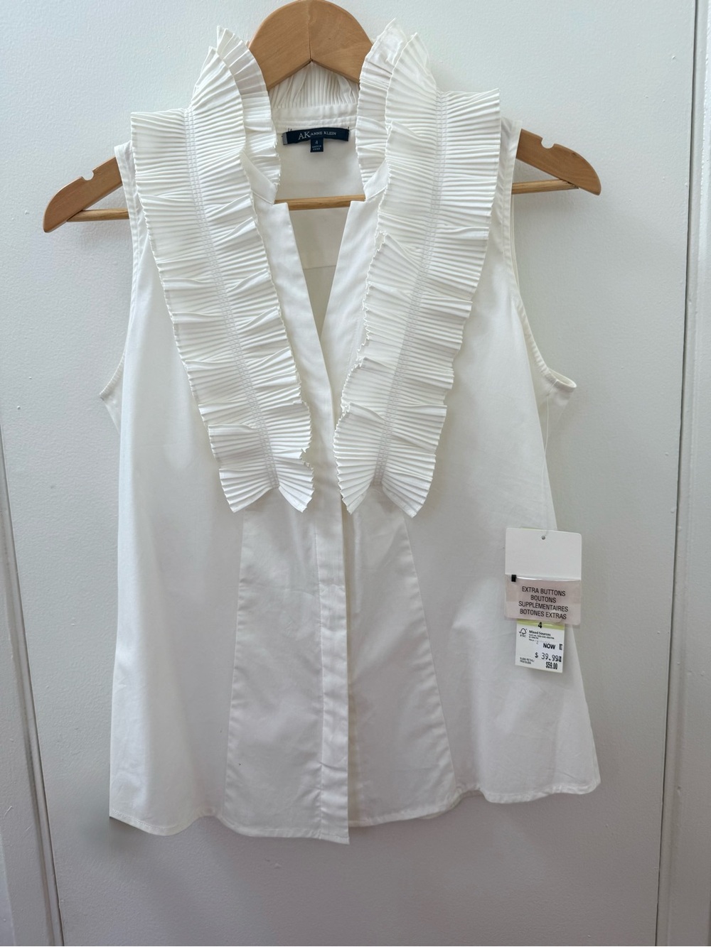 NEW WITH TAGS! Anne Klein White Ruffled Sleeveless Shirt Sz 4 NEW!
